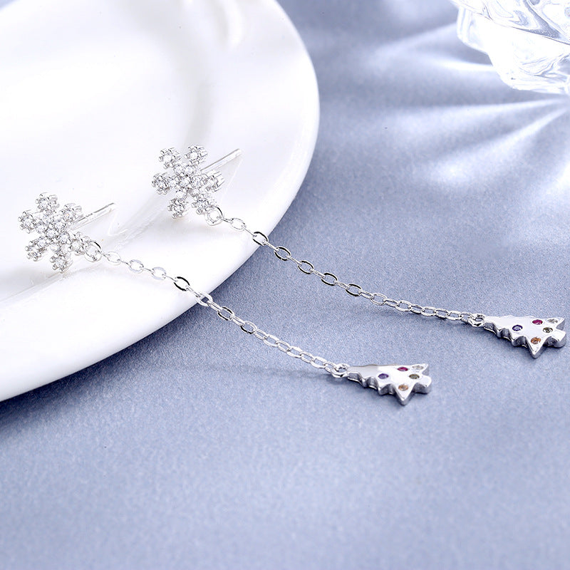 Women's Earrings with Sparkling Snowflake Pendant, Chain Embellishment