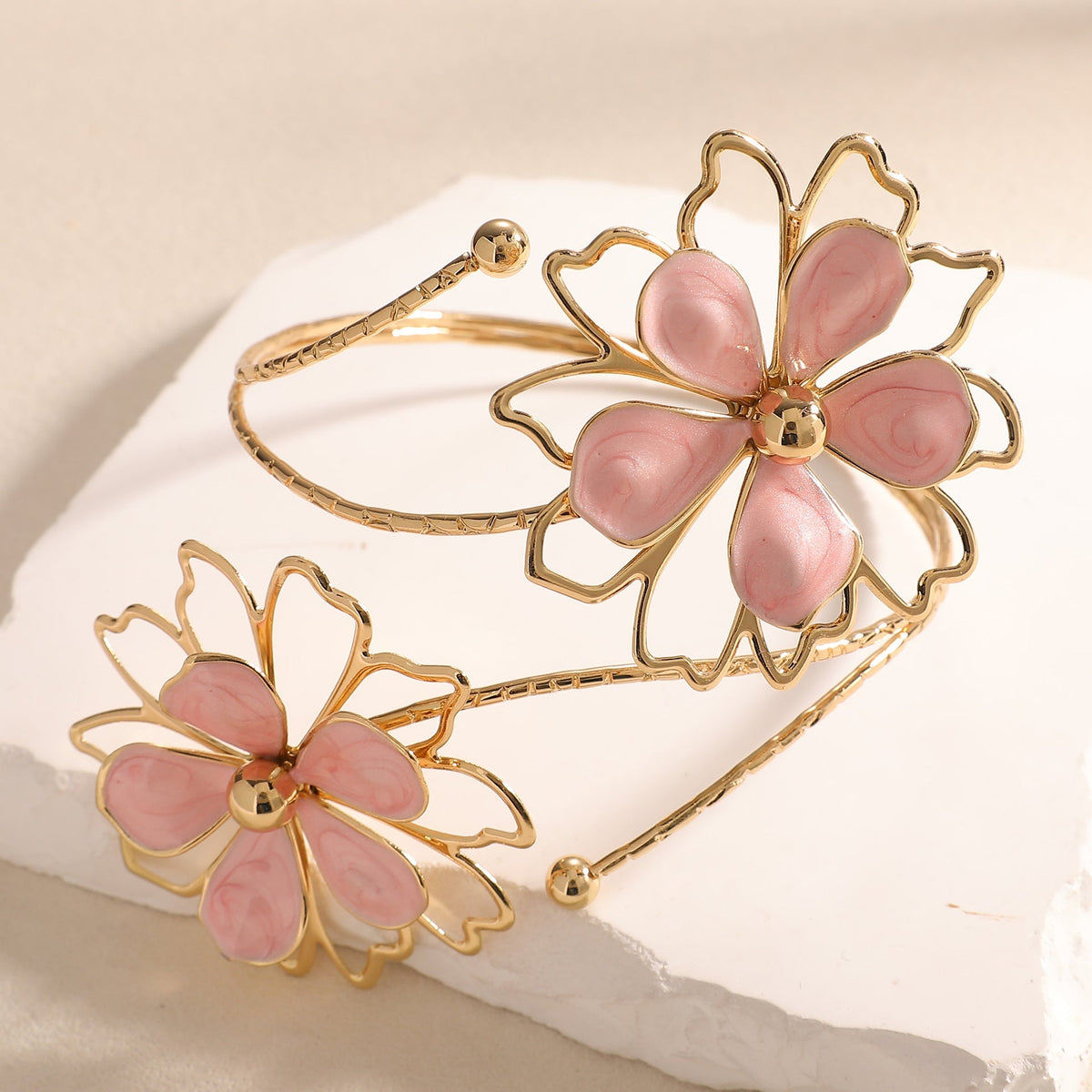 Women's Bracelet with Artistic Flower Design