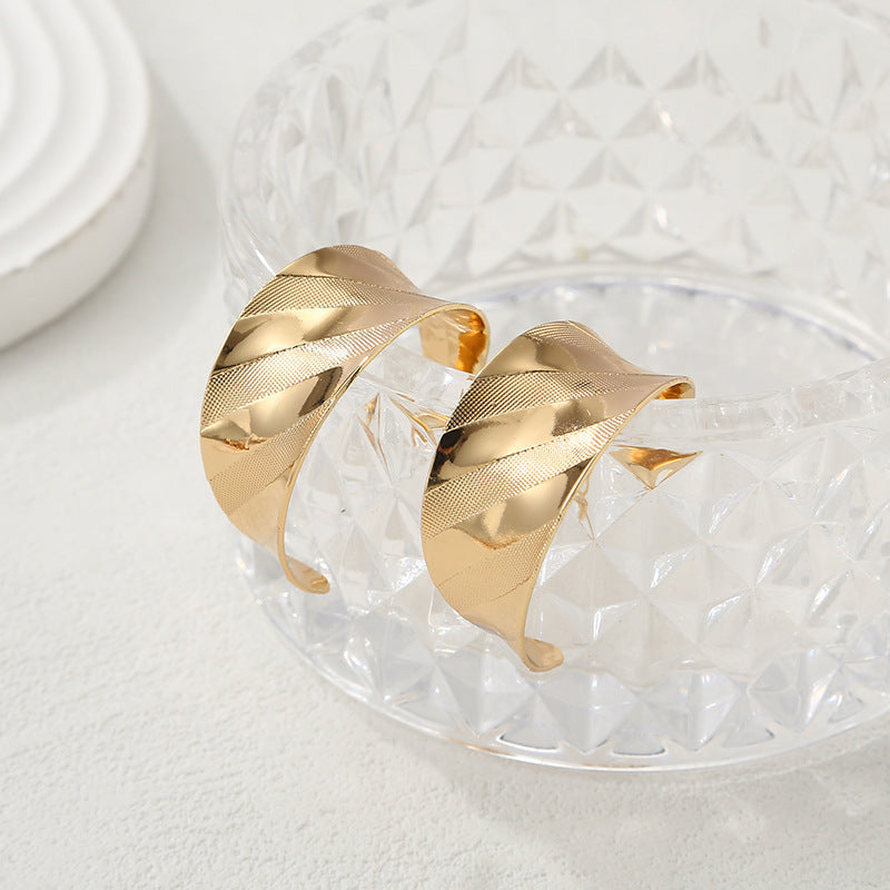 Women's Bangles made of High-Quality Metal