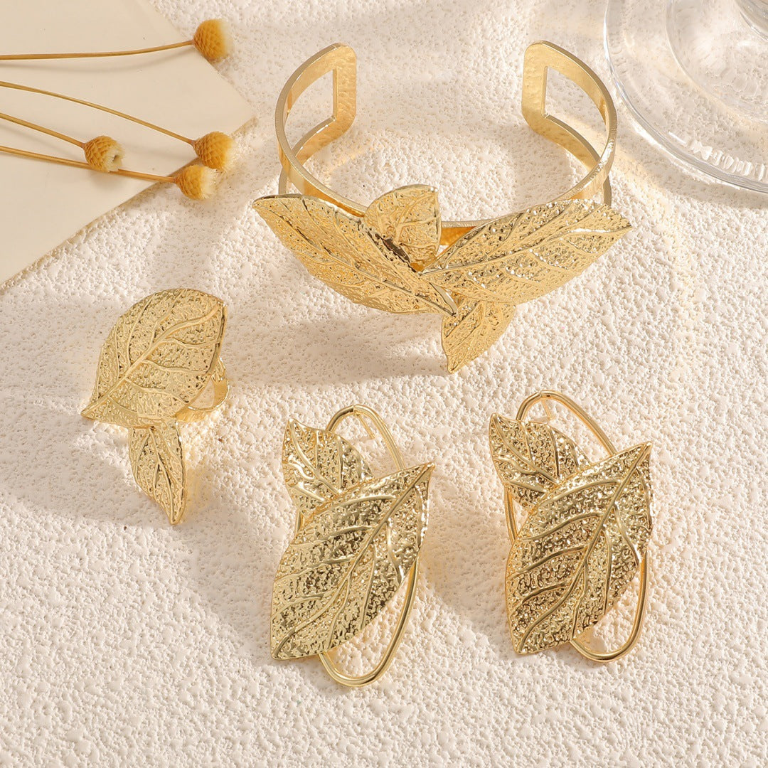 Women's Bracelet with Elaborate Leaf Design