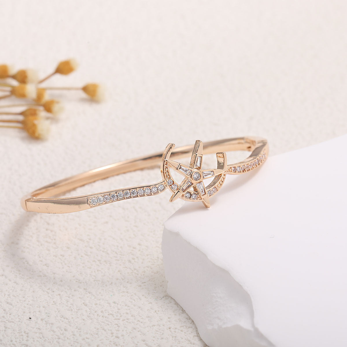 Women's Bracelet with Elaborate Infinity Symbol and Sparkling Zirconia