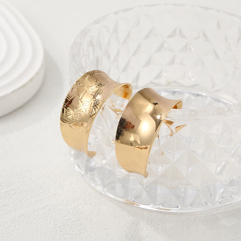 Women's Bangles made of High-Quality Metal