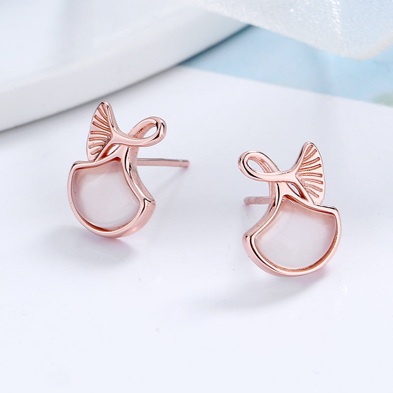 Women's Earrings in Elegant Whale Fin Design