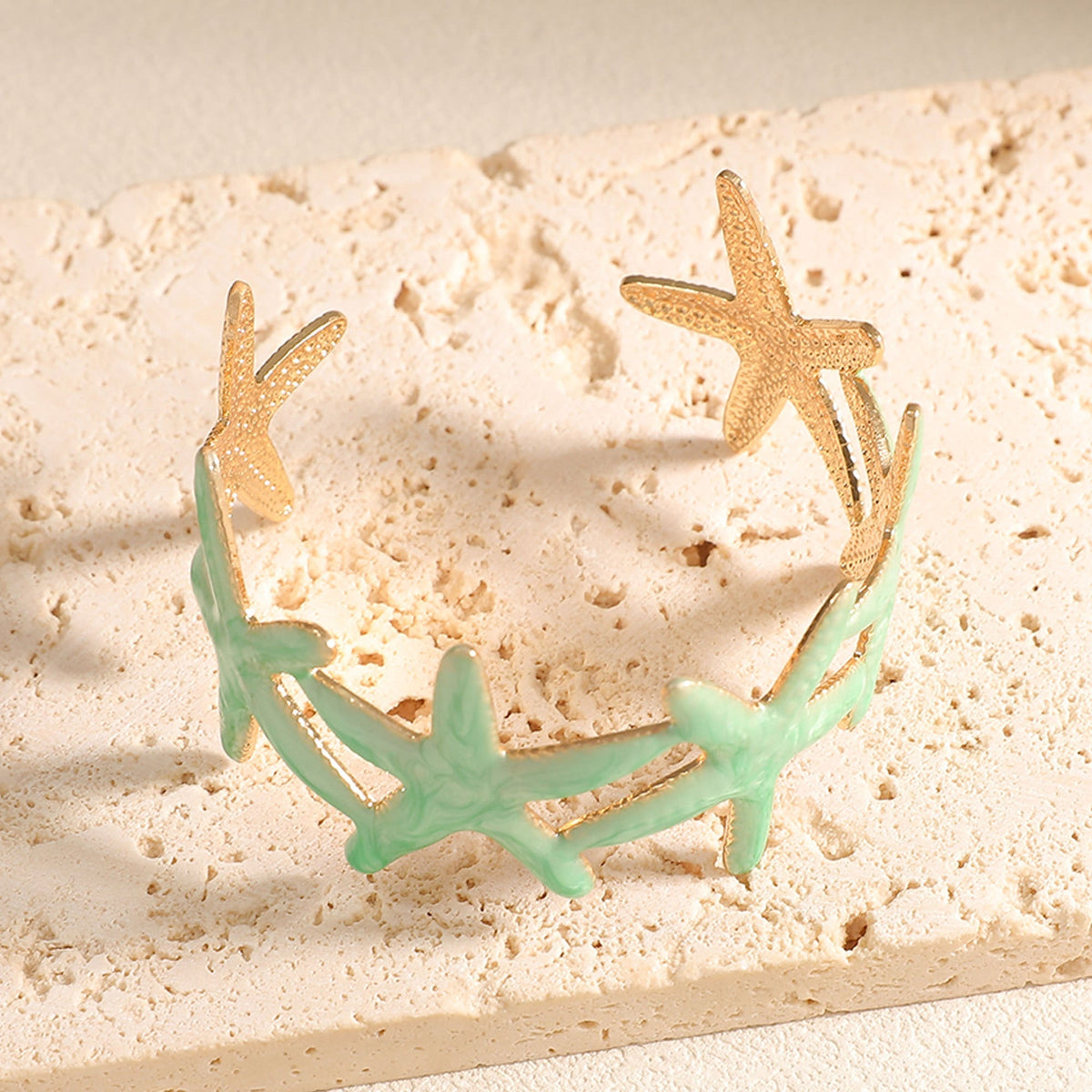 Women's Bracelet with Intricate Starfish Design