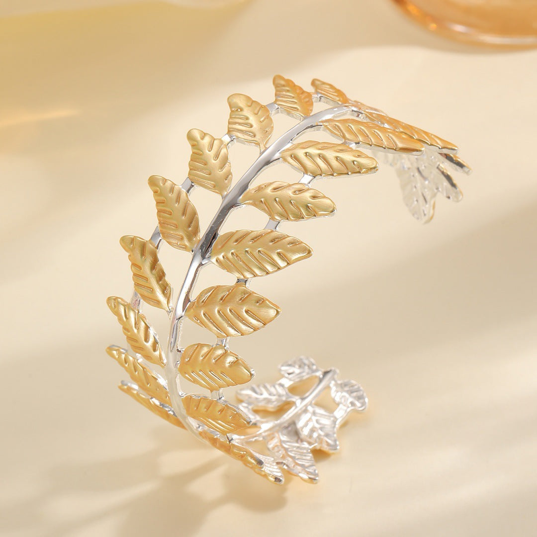 Women's Bracelet in Elegant Leaf Design