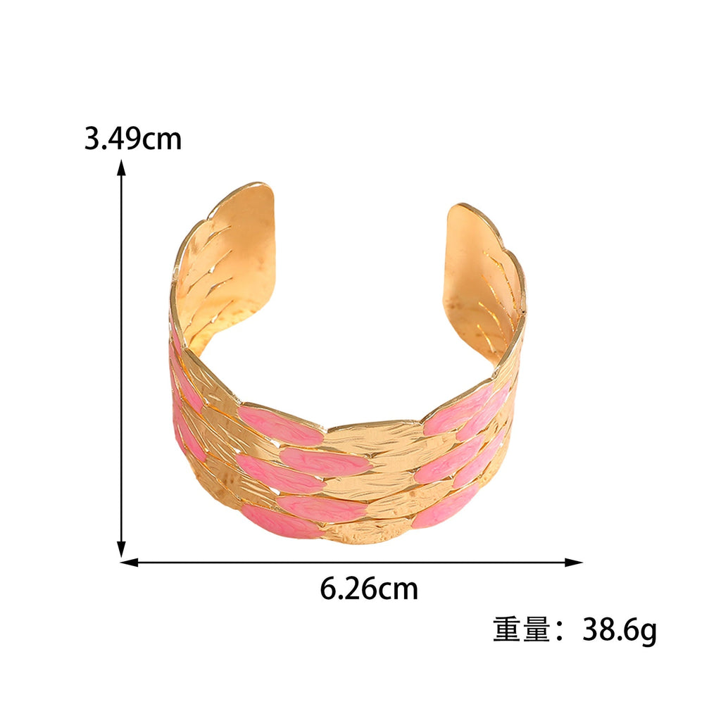Women's Bracelet with Intricate Floral Design