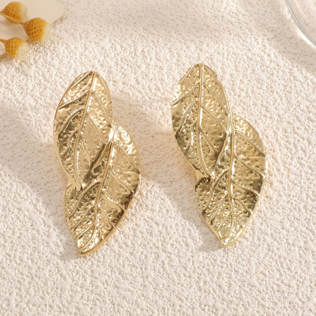 Women's Bangle with Artistic Leaf Design