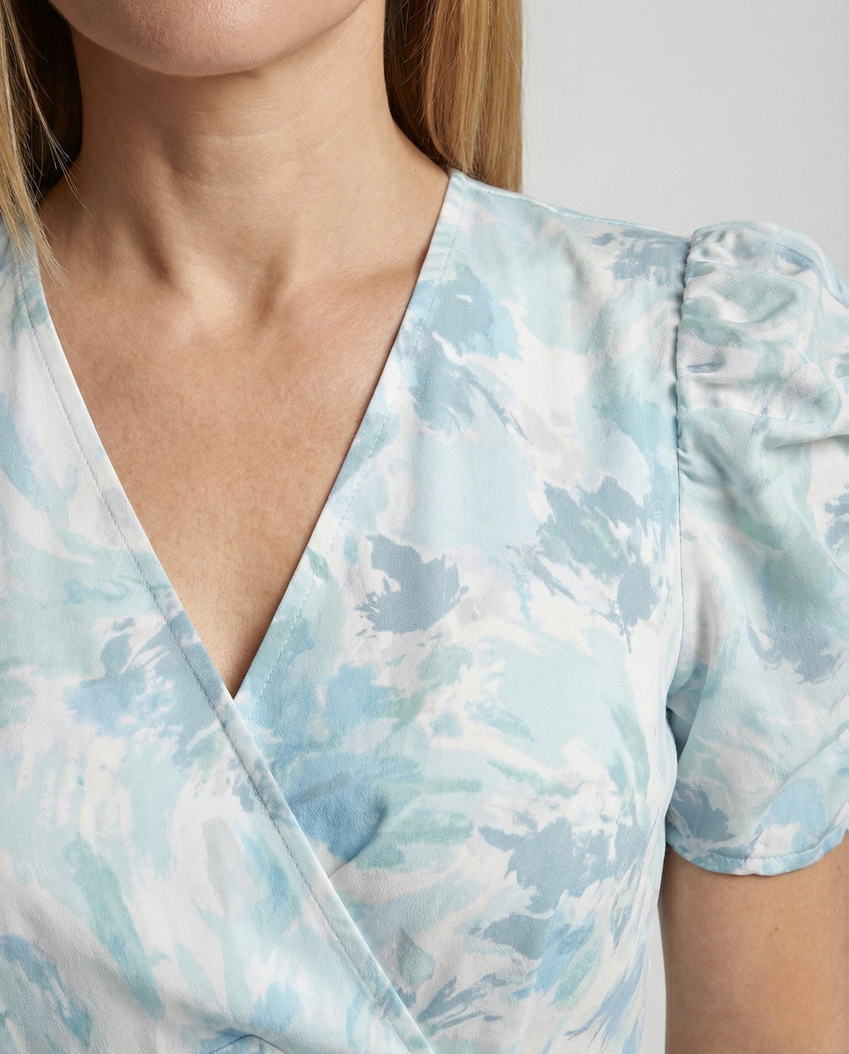 Wrap Dress with Puff Sleeves Empire Women - Close-Up Detail
