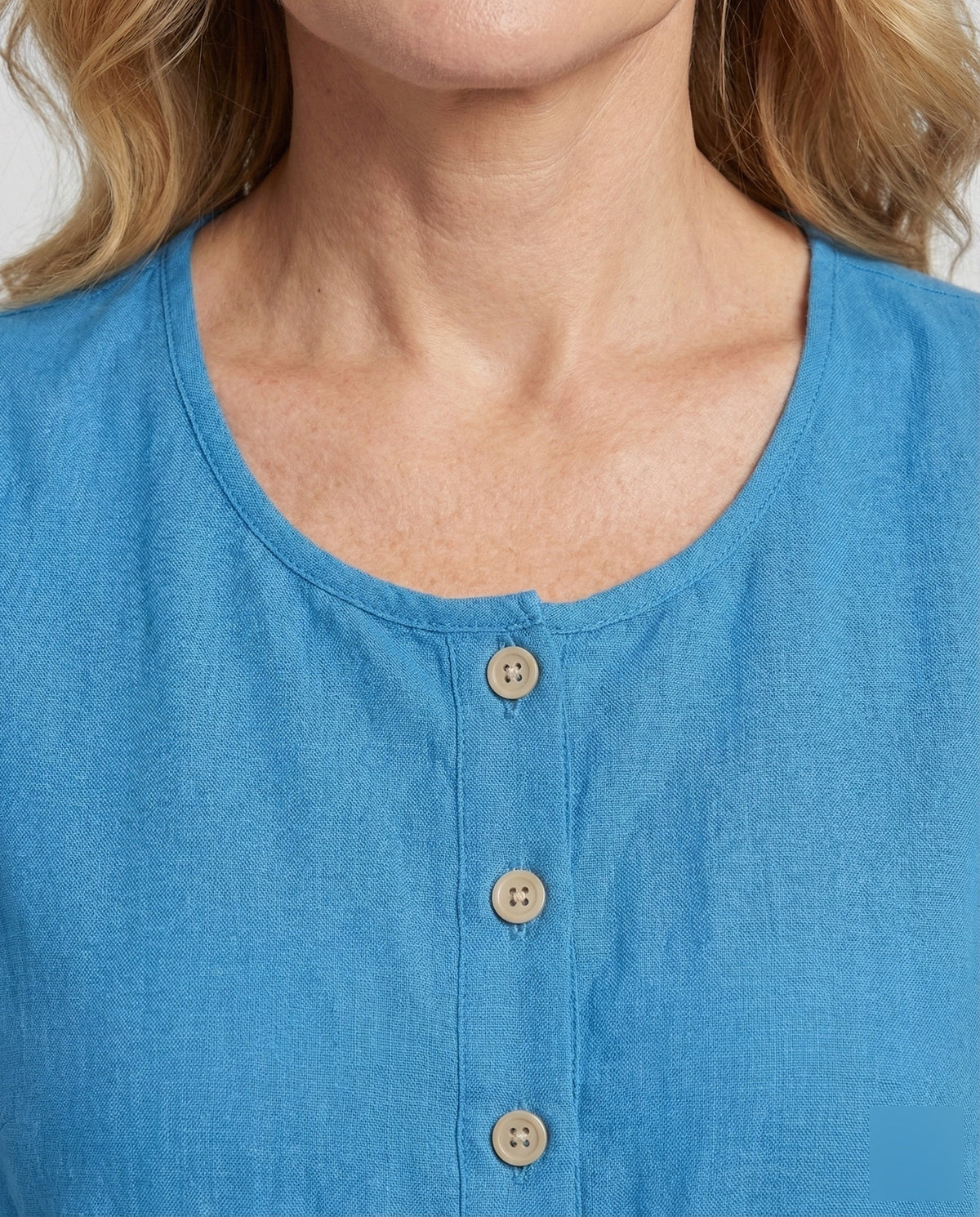 Women's Sleeveless Long Vest in A-Line Cut - Close-Up Detail