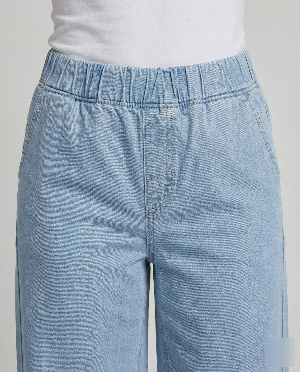 Women's Wide Denim Trousers in Palazzo Style - Close-Up Detail