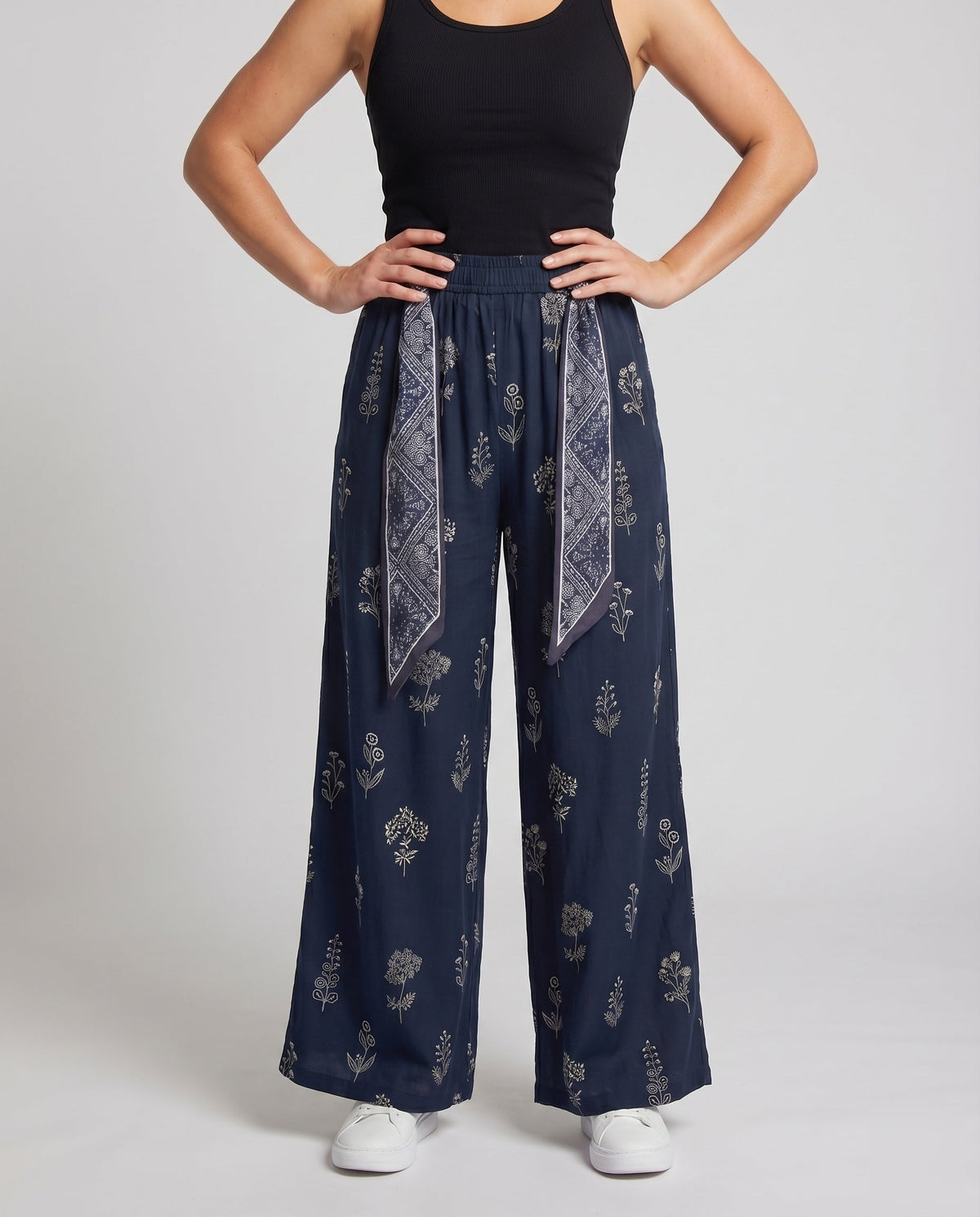 Women's Cotton-Linen Pants Floral Print Tie Belt Loose - Lower Body View