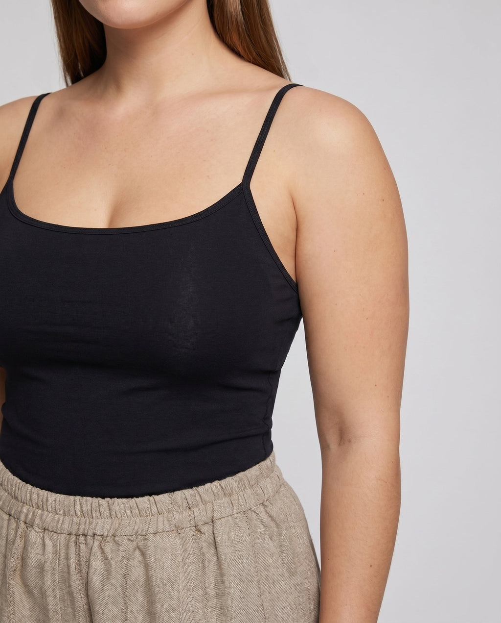 Women's Airy Palazzo Pants with High Waistband and Elegant Pockets - Close-Up Detail