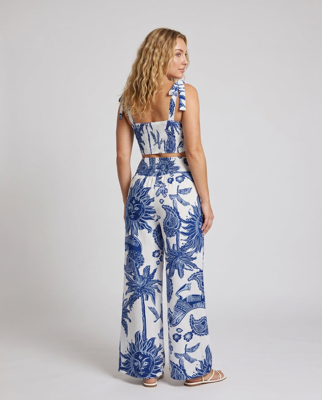 Women's Crop Top with Floral Print and Wide Pants - Back View