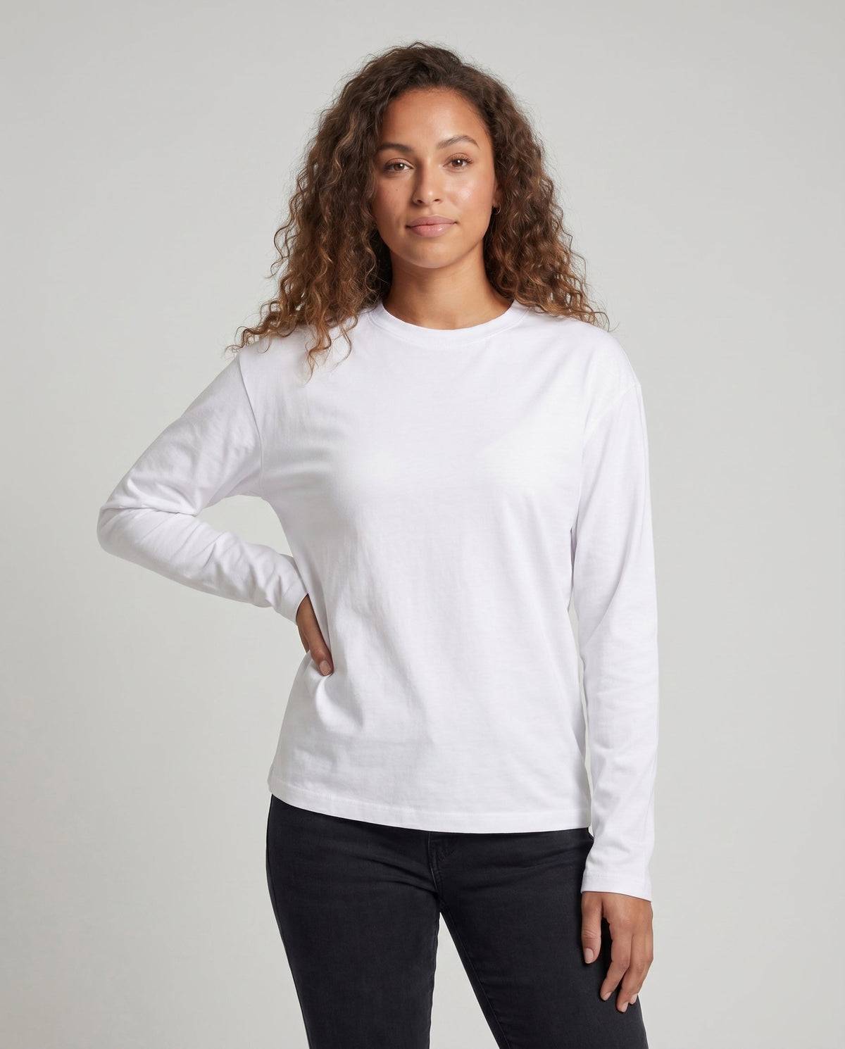 Women's Minimalist Long Sleeve made of Organic Cotton Blend - Upper Body View