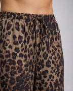Women's Linen Pants with Fashionable Leopard Print, Elastic Waistband - Close-Up Detail
