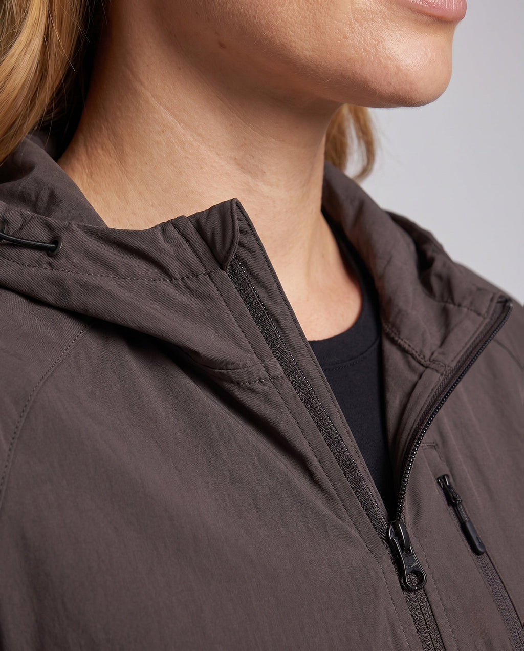 Women's UV Protection Jacket with Water-Repellent Properties - Close-Up Detail